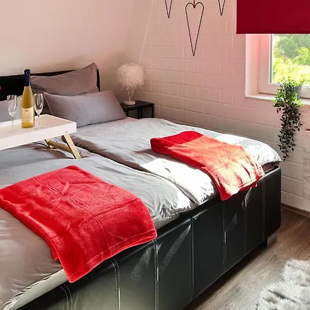 2 Bedroom Stunning In Lichtenberg *